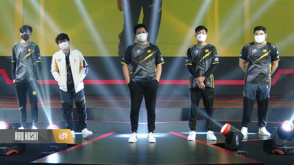 RRQ Clay is the 2nd member of the new RRQ Hoshi squad RRQ Hoshi on stage during Week 3 of MPL ID S7