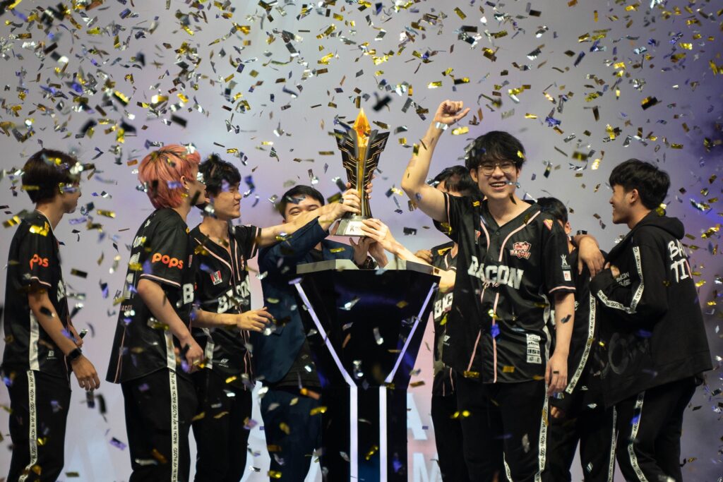 SGP coach Polo: 'Saigon Phantom's biggest rival at AWC 2021 is Saigon  Phantom' | ONE Esports | ONE Esports