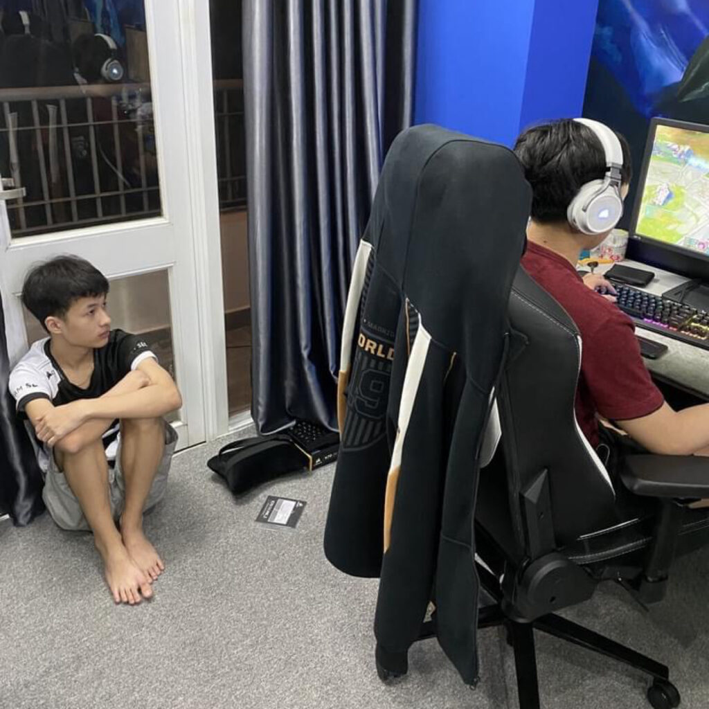 Xạ thủ của Team Secret Eddie cùng hoài bão vươn ra biển lớn