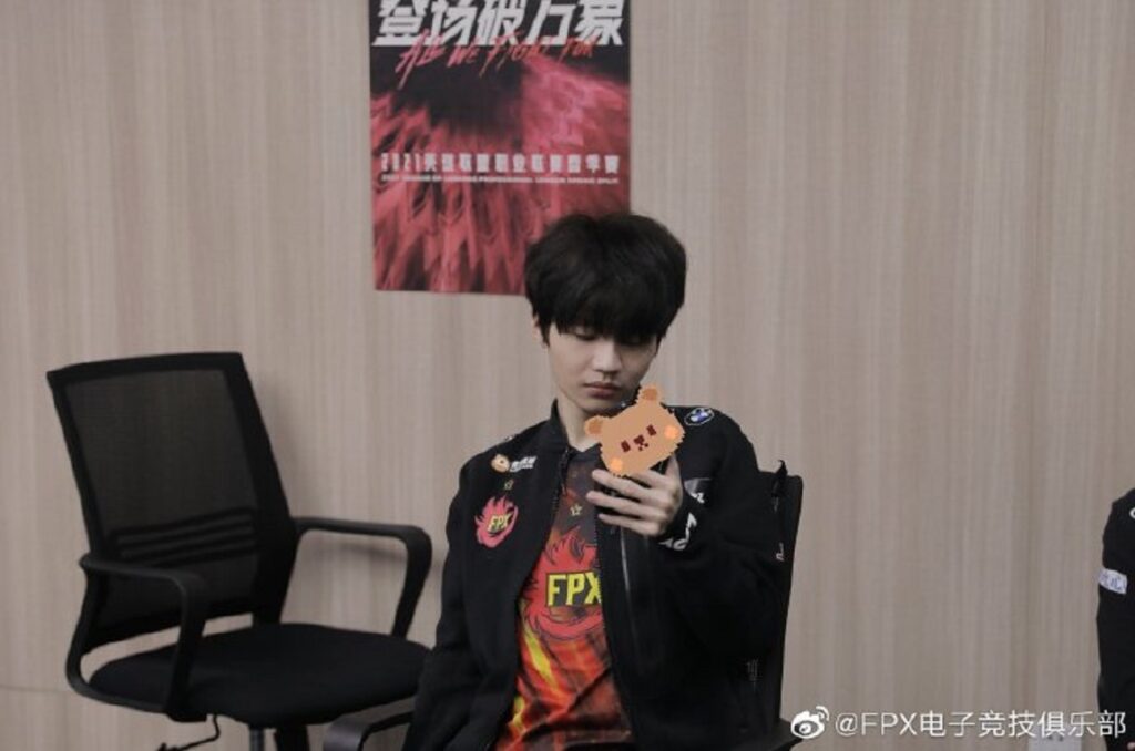Chung kết LPL Mùa Xuân 2021: RNG hay FPX sẽ xưng vương?