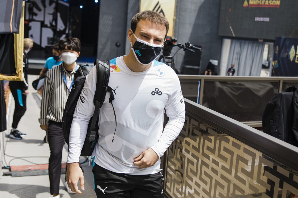 Những ngôi sao Đường giữa sẽ khiến bạn không thể rời mắt tại MSI 2021