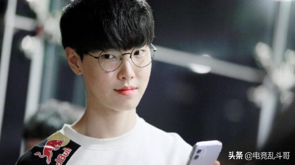 PDD gây bất ngờ với thông tin về TheShy và Rookie, khuyên IG nên dành tiền để mời gọi Chovy Chovy