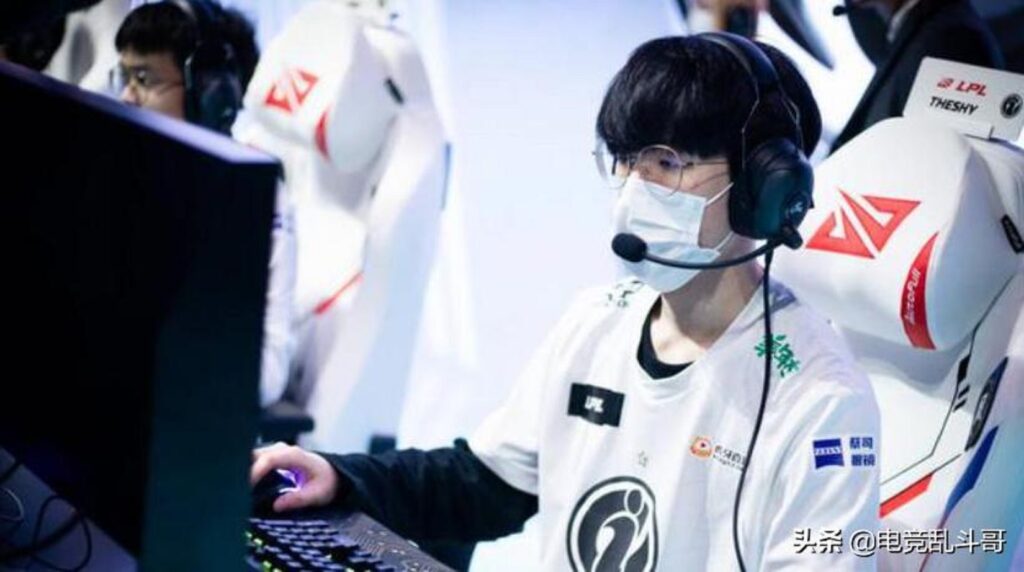 PDD gây bất ngờ với thông tin về TheShy và Rookie, khuyên IG nên dành tiền để mời gọi Chovy Theshy team IG