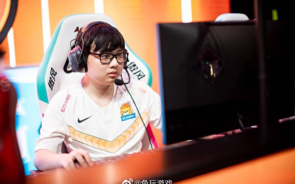 LMHT: SofM chia tay Weibo Gaming, cộng đồng xứ Trung lo sợ ngôi sao đi rừng người Việt rời LPL