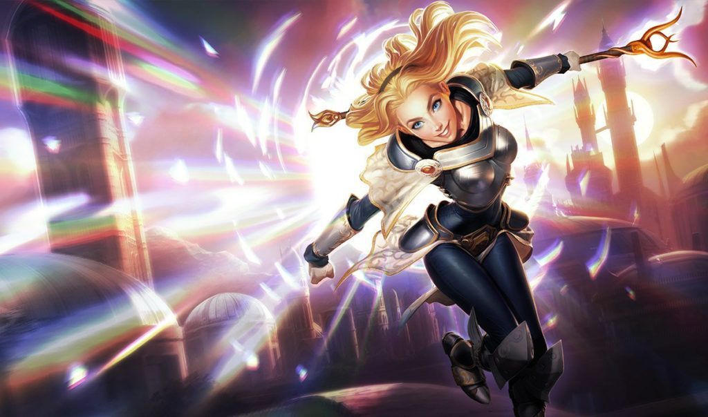 LMHT: Cùng thưởng thức màn cosplay Lux vô cùng ấn tượng từ trang phục cho tới thần thái nhân vật
